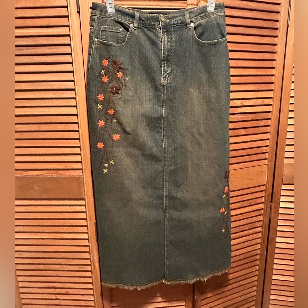 Yi Jue Long Denim Jean Skirt with a Embroidered Floral Design